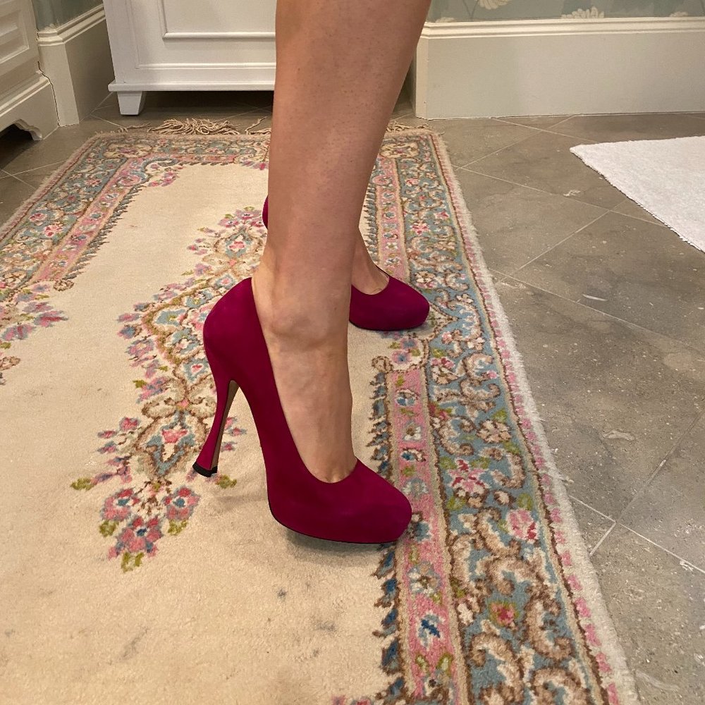 Magenta Prada round toe Suede Pumps 38 (Size 8)